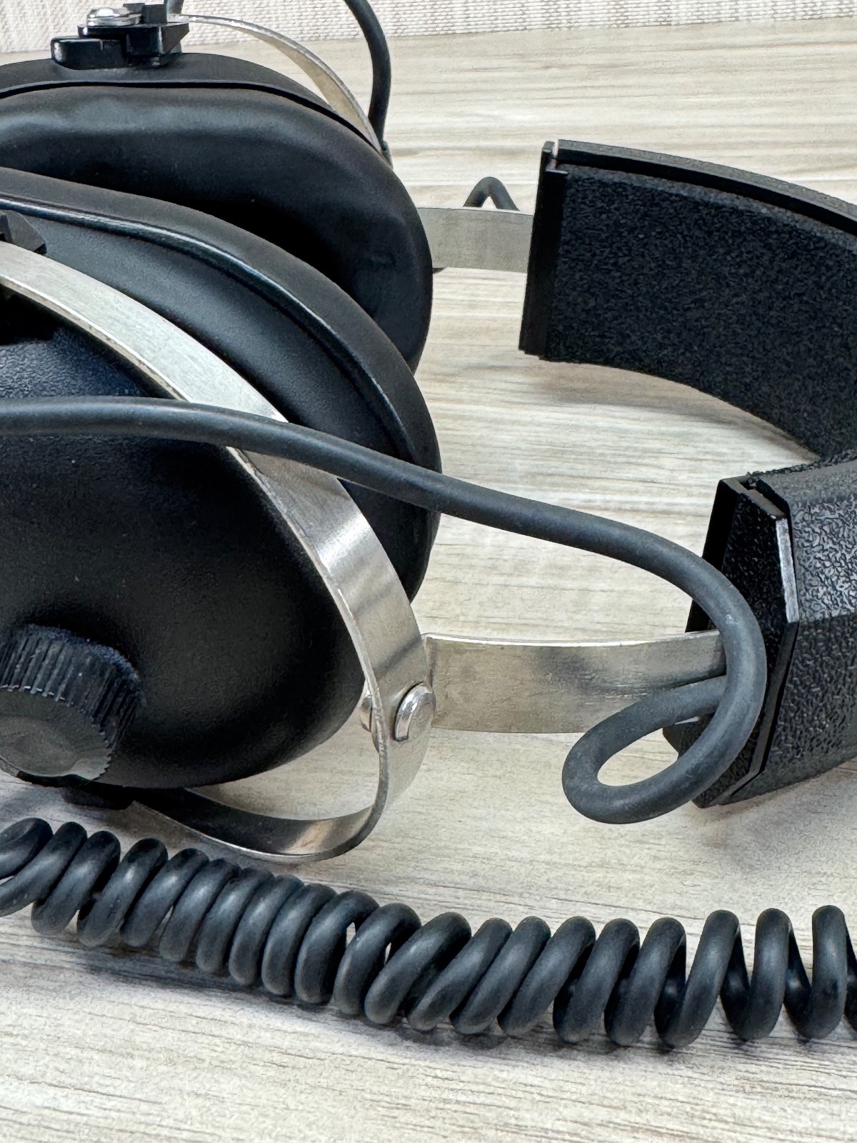 🎧 Koss Speed Zone Noise Reduction Wired Headphones.