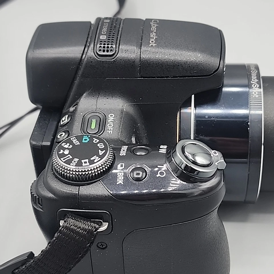 Sony Cyber-shot DSC-HX1 Digital Camera - 9.1MP 20x Optical Zoom & Charger READ - Image 2 of 4
