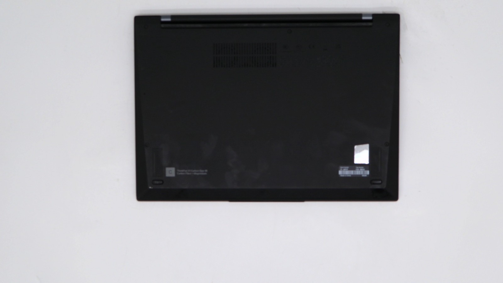 Lenovo ThinkPad X1 Carbon Gen 10, 14-Inch Laptop, with 12th Gen Intel(R) Core(TM) i7-1260P, 512GB NVMe, Windows 10 Pro