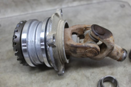 00-06 Yamaha Kodiak 400 03-06 450 Oem Output Drive Shaft Bevel Gear Assembly - Picture 4 of 9