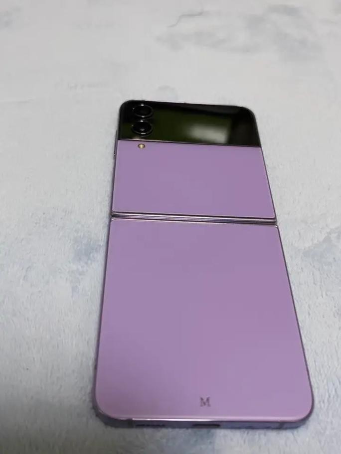 Fully Unlocked Samsung Galaxy Z Flip3 5G F711B 128G single sim