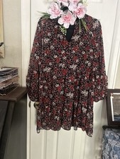 Express Women’s Black Dress with Red & Pink Floral Trim Size Large Excellent Con