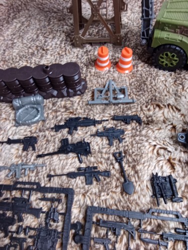U.S. Army Toy Long Range Canon, Mine Sweeper, Watch Tower, Figures & Accessories - Picture 4 of 9