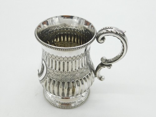 Victorian Silver Plated Floral Pattern Fluted Christening Mug Antique c1890 - Picture 5 of 6