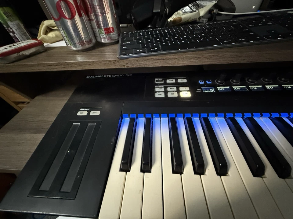 Komplete Kontrol S49 Mk1 - Image 3 of 4