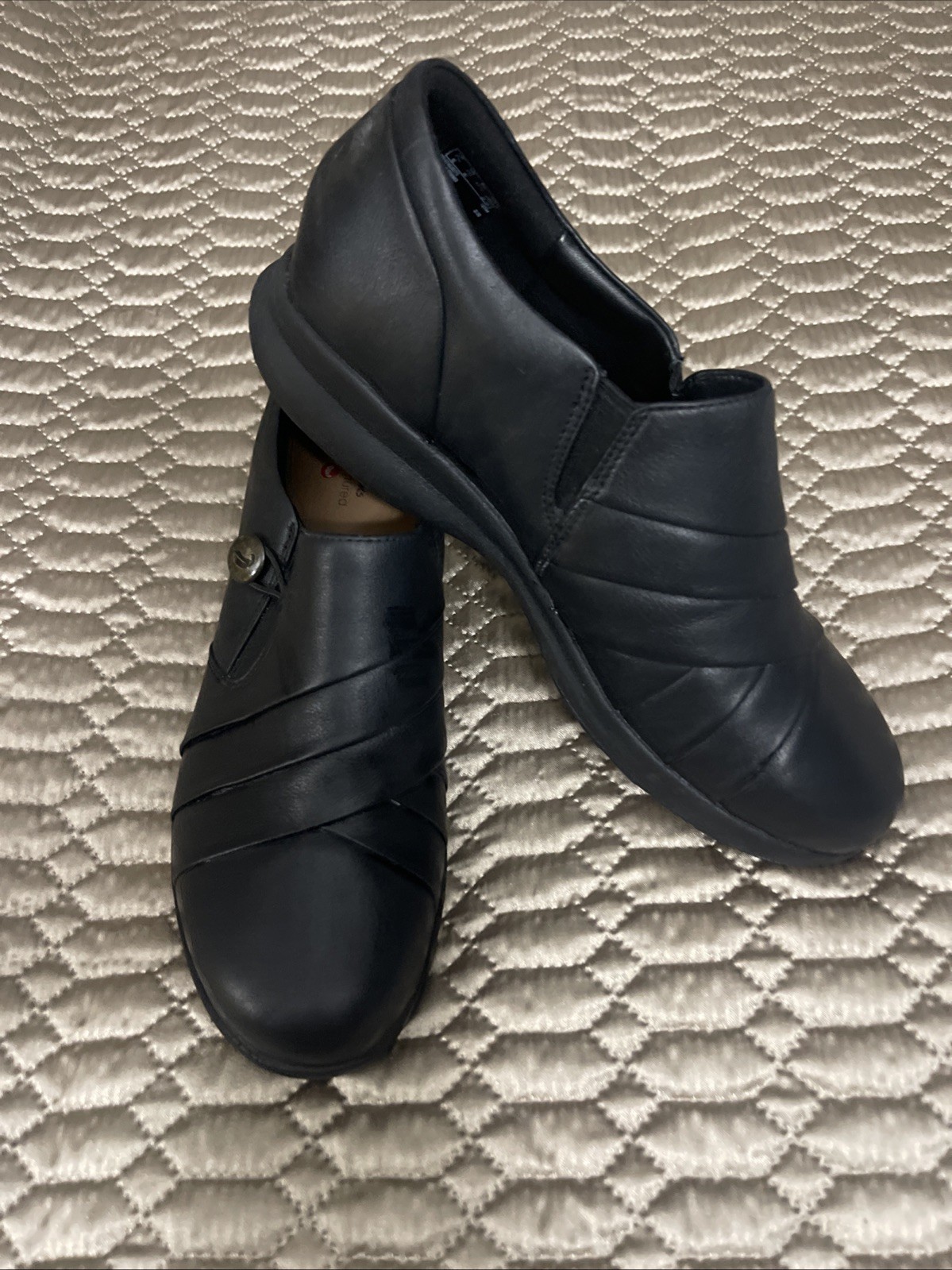 Clarks Women's Size 10w Unstructured Adorn Loop Loafers. Black Leather. New