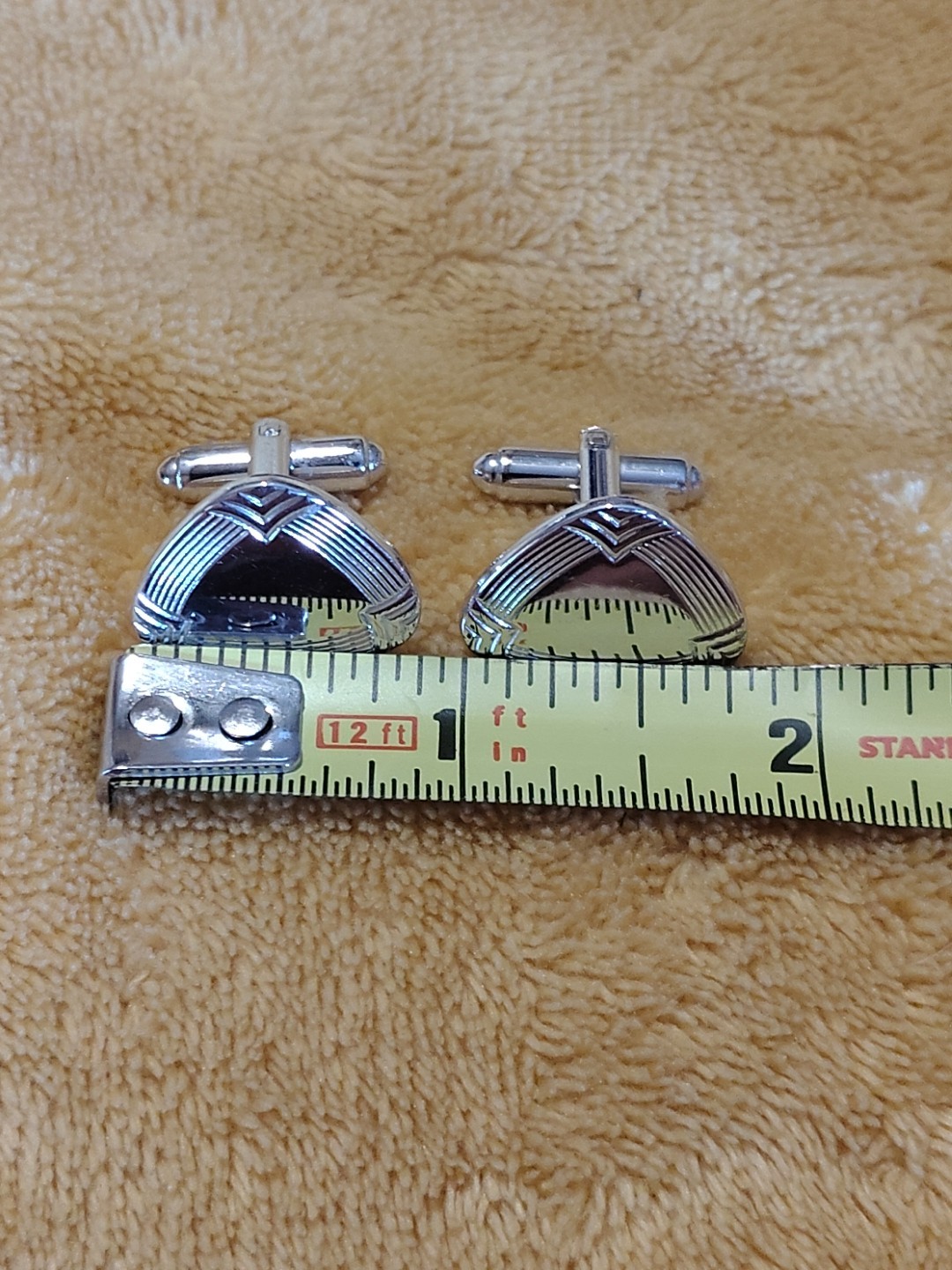 Vintage Triangular Engraved Silver-Tone Metal Cuf… - image 9