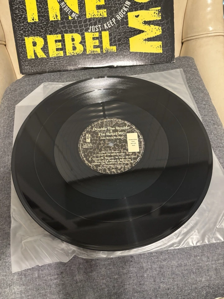DOUBLE THE TROUBLE THE REBEL MC just keep rockin DESIRE 12" Single 33 RPM Foto 4 de 4