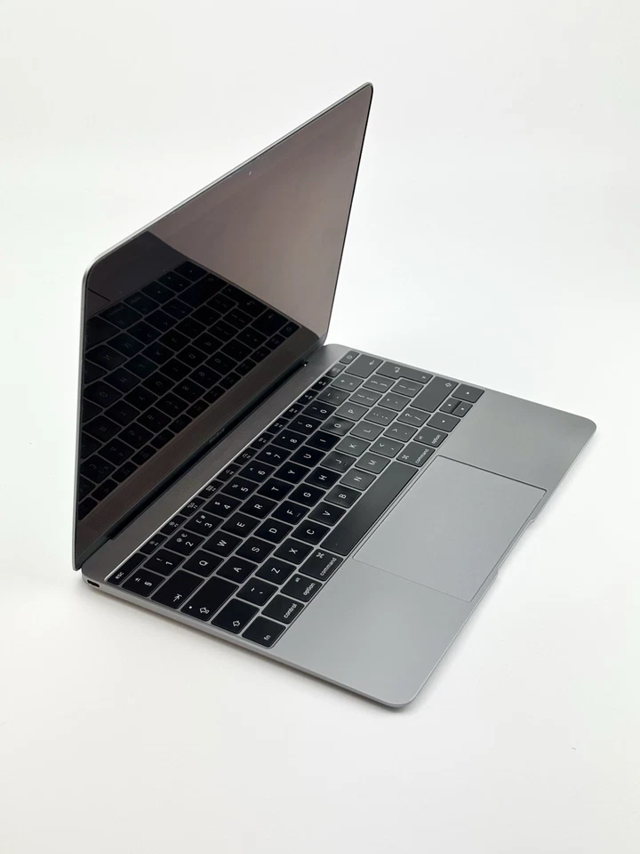 Macbook M3 12” 2016 256GB 8GB RAM QWERTY- Good Condition - Image 3 of 4