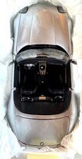 Kyosho BMW Dealer Z8 The World is Not Enough 1:18 James Bond 007