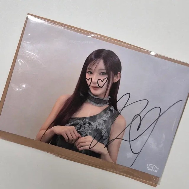 Purple Kiss Yuki Signed Birthday Postcard - Fan Merchandise