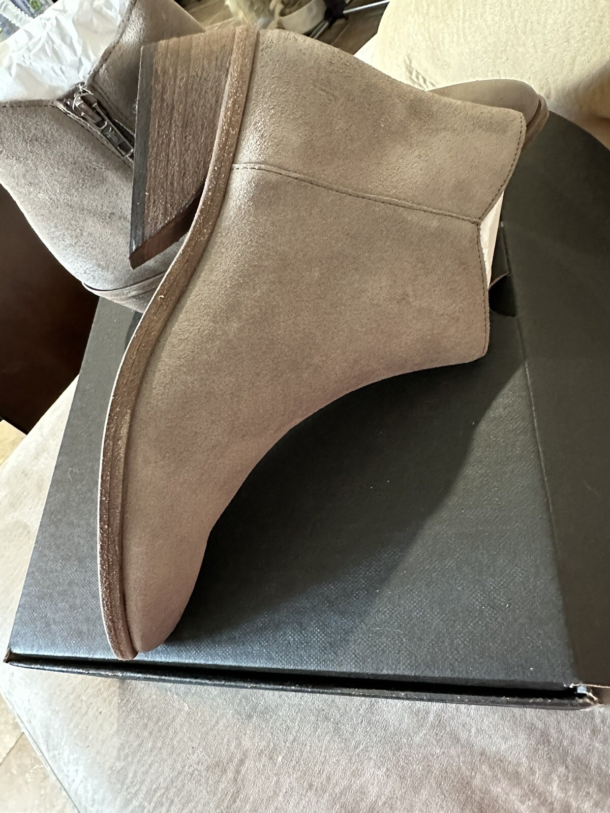 FRYE BOOTIES 8M NIB FARRAH INSIDE ZIP BOOTIE STONE SUEDE eBay