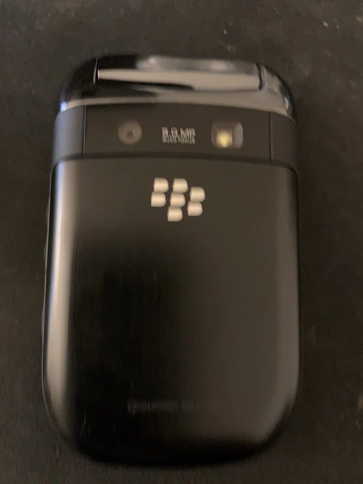 BlackBerry Style 9670 Flip Phone (Sprint) - Black & Grey- Tested/Works Great! - Image 3 of 4
