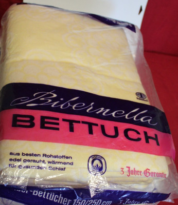 Omas Aussteuer Biber- Betttücher Biberbetttücher Weißwäsche gelb (4)