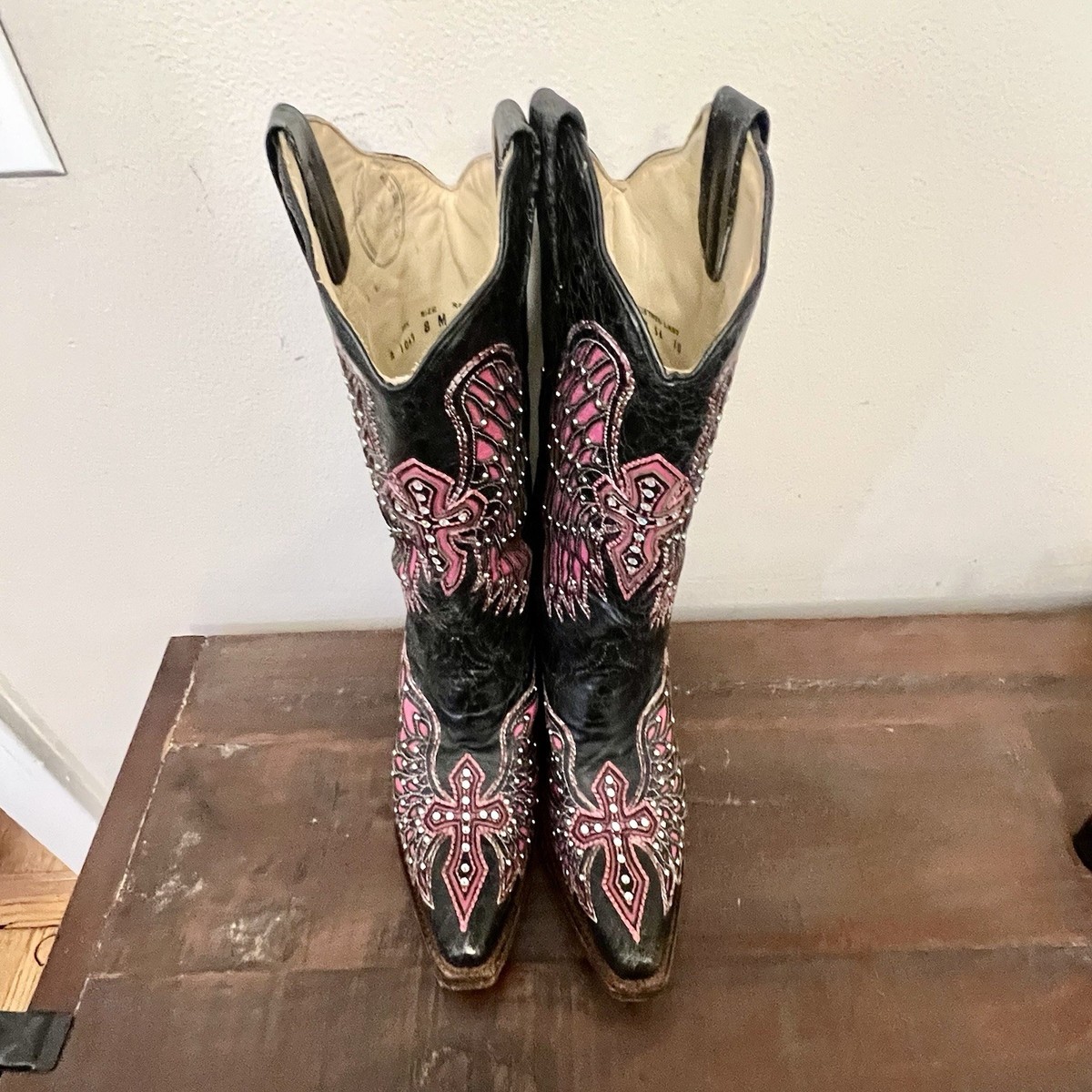 Corral Boots Womens 8 Black Pink Wing Cross Studded Snip Toe