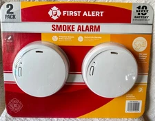 First Alert Smoke Dectector and Fire Alarm 2 Pack 10 Year Battery NEW NIP