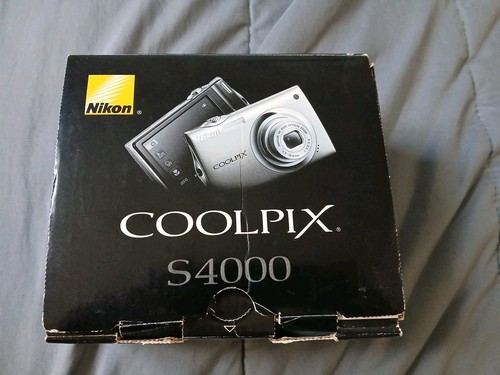 Nikon COOLPIX S4000 12.0MP Compact Silver Digital Camera - Picture 15 of 21