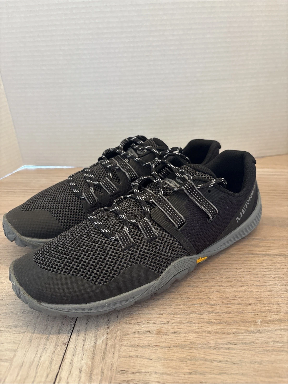 Merrell Mens Barefoot Trail Glove J135377 Gray Hiking Shoes Sneakers Sz 8 EU41.5