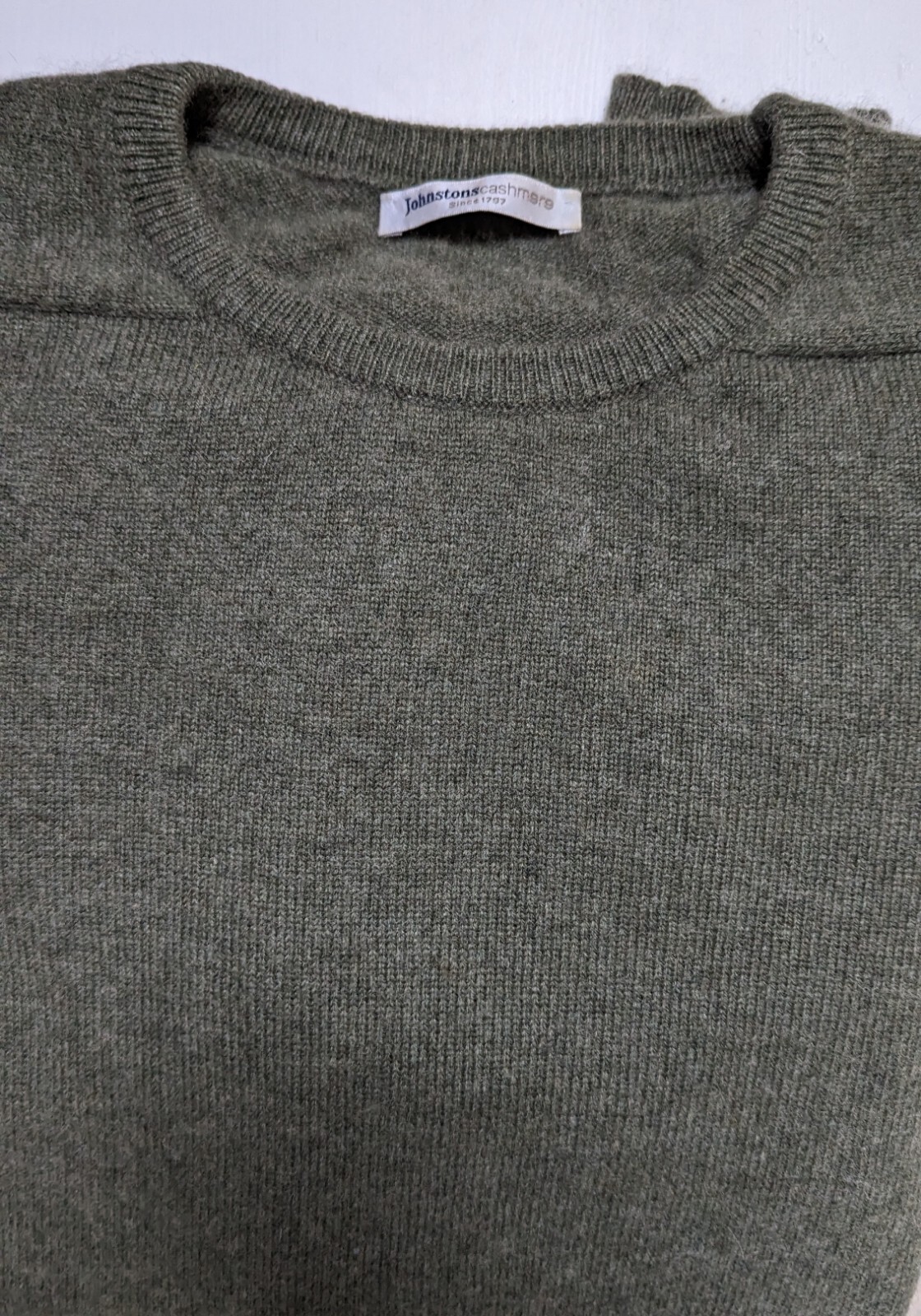 Mens Cashmere jumper Johnston's cashmere green. Excellent condition. 48