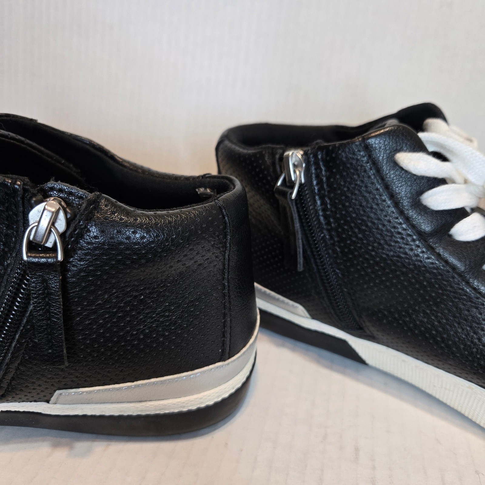 Universal Thread Black Leather High Top Sneakers … - image 5