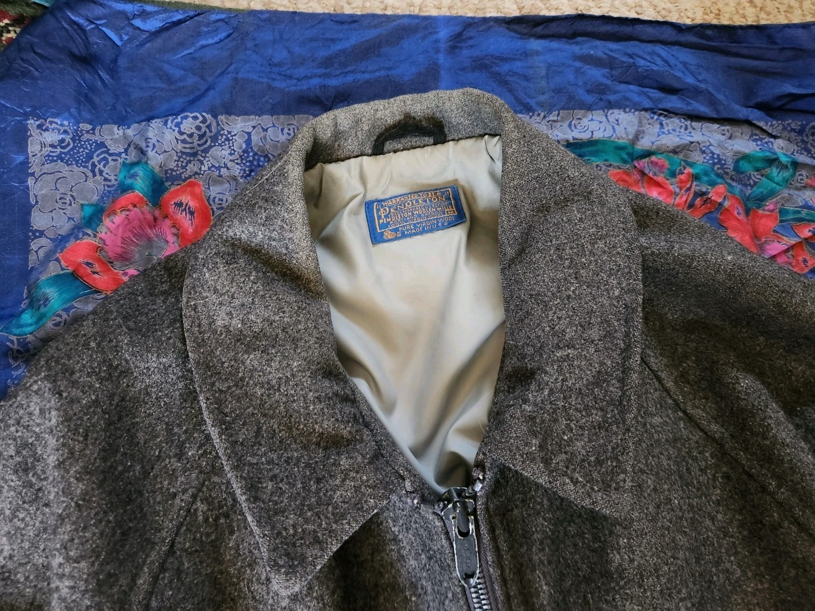 Gray PENDLETON Medium M Pure Virgin Wool PORTLAND… - image 12