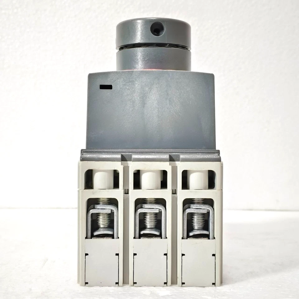 INTERRUPTOR AUTOMÁTICO ABB 35A SACE TMAX XT1H 125 690VAC 500VDC NUEVO Foto 2 de 4