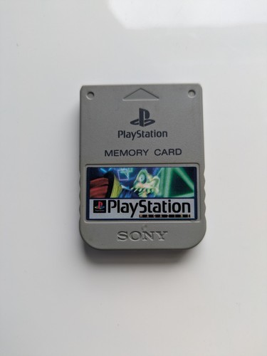 Memory Card Ufficiale Sony Per PlayStation 1 &ndash; Grigia, 1MB, NTSC-J, Testata (ingiallita)