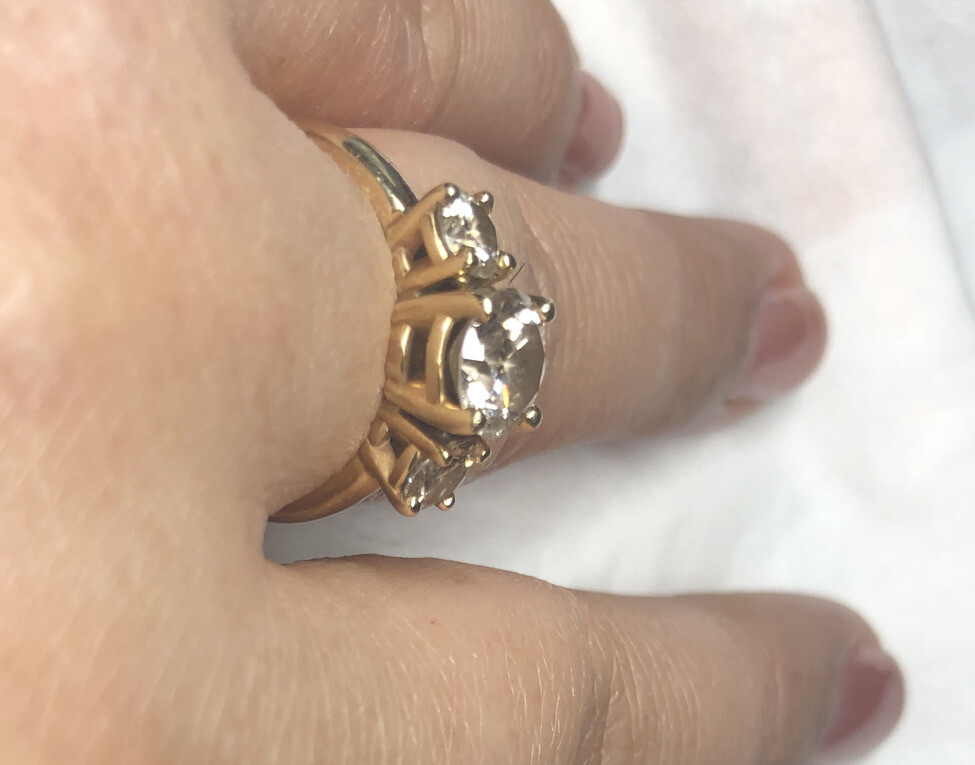 14 k solid Yellow gold 2ctw diamond ring preowned - image 11