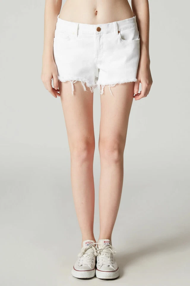 全新带标签 - BLANK 女式“THE ASTOR”白色牛仔短裤 - US 26 — 第 2/4 张图片