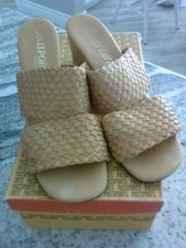 Passports Spiral Camel Size 8 Shoes