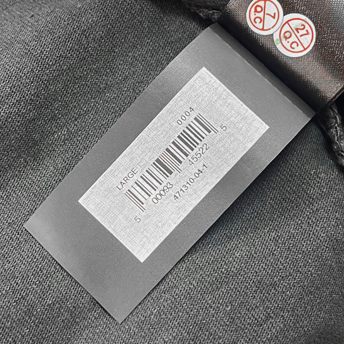 YEEZY GAP 52 LOGO 3/4 SLEEVE TEE 471310-04-2 Black Small Medium