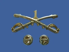 1st CAVALRY SWORDS SABERS  MILITARY HAT PIN 1ST CAVALRY REGIMENT BADGE 