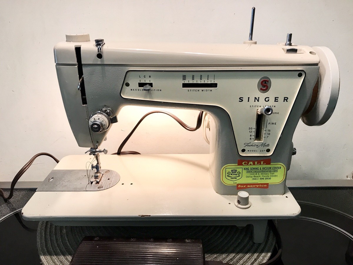 Vintage Mid-Century Singer Model 237 BZB- 60-8 Sewing