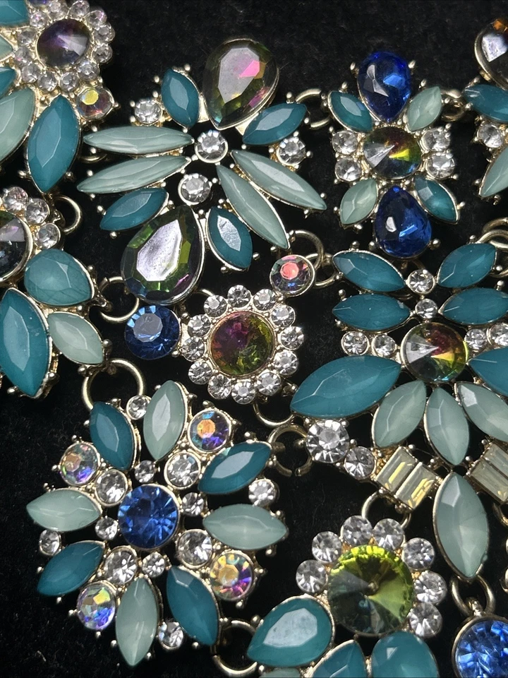 娜塔莎五颜六色的水晶花卉围兜声明项链金色  — 第 2/4 张图片