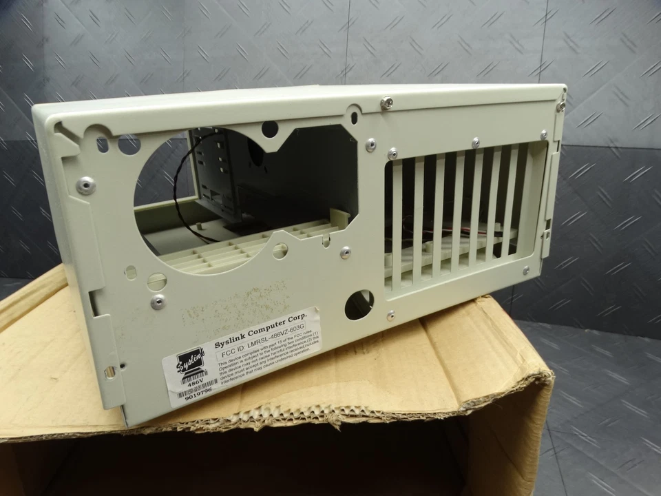 Syslink Computer Corp Vintage Computer Case for Mainframe New in Box - Image 2 of 4