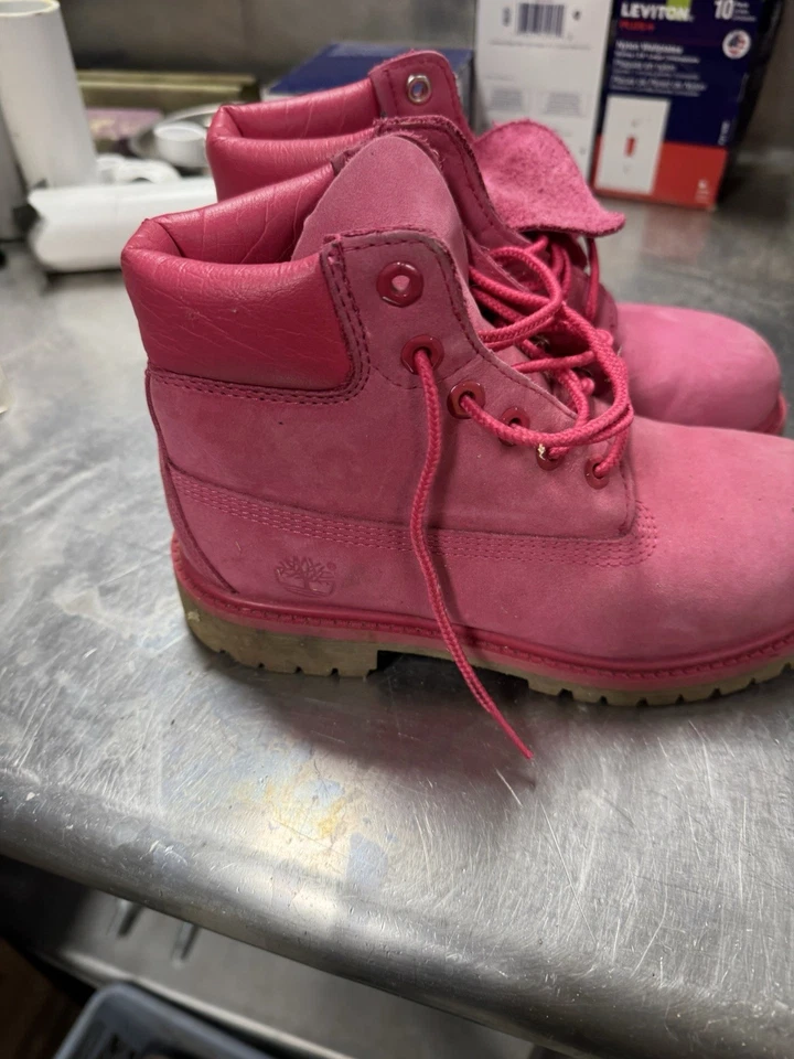 Botas Timberland rosas #botas rosas usadas aproximadamente dos veces. ¡En perfecto estado! Foto 3 de 4