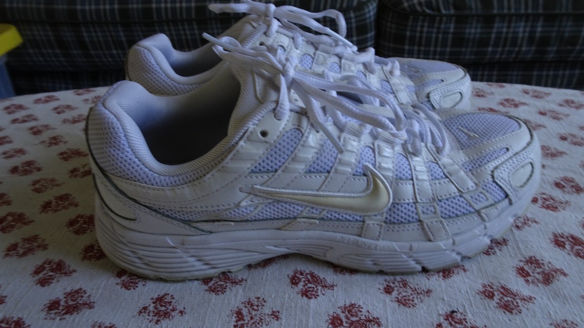 Nike Women's P-6000 Metallic Gold White Red BV1021-101 Size