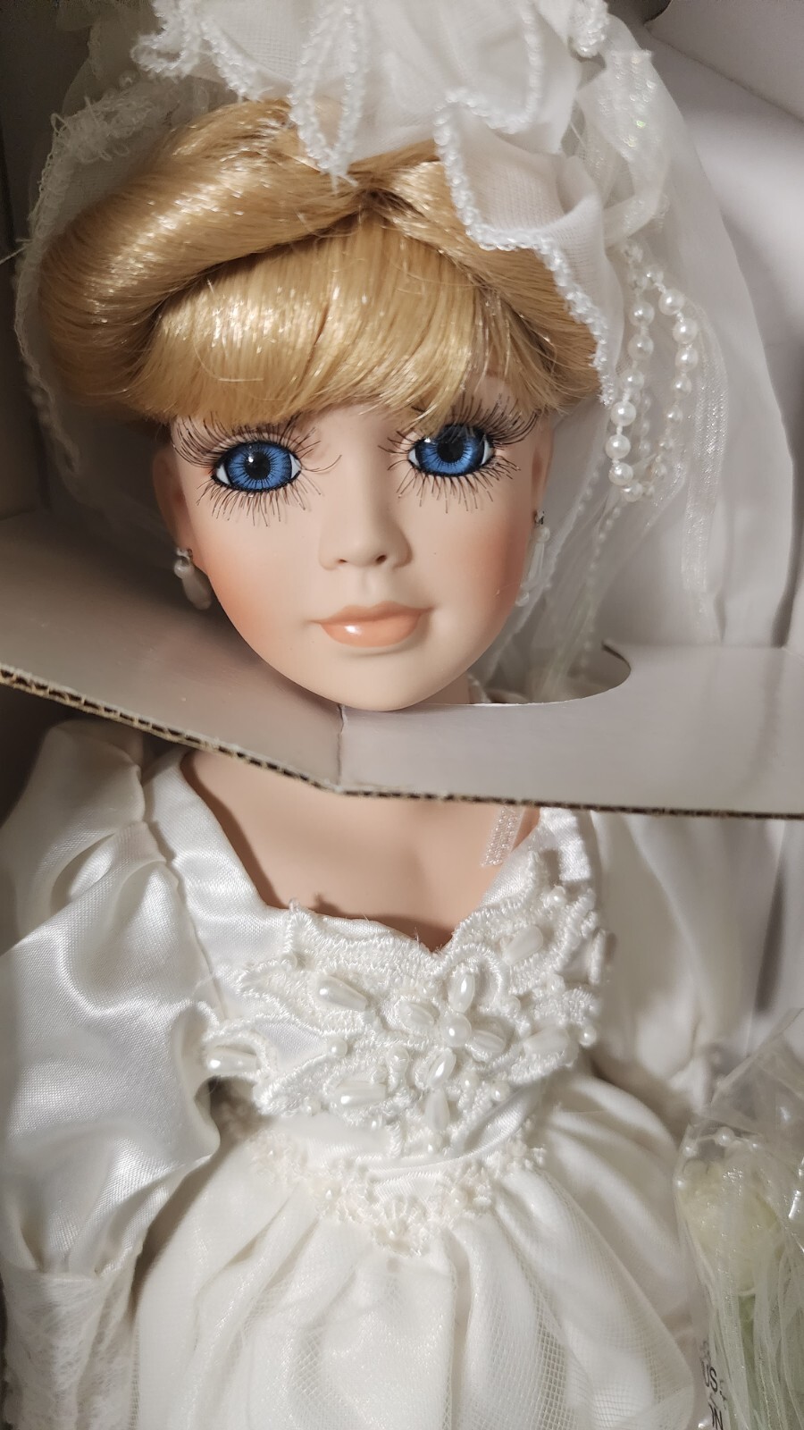 Vintage Porcelain Doll Caitlan Wedding Bride Heritage Signature