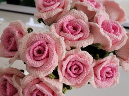 Crochet Roses Bouquet . Handmade qift for mom, grandma, Valentines, home decor - Picture 11 of 42