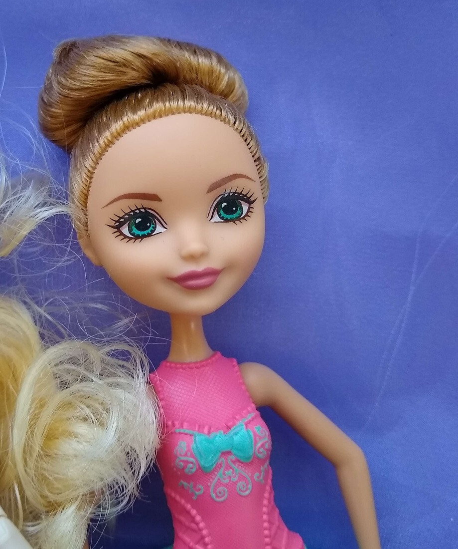 Lot of 4 Ever After High Dolls Apple White Ashlynn Ella Poppy O'Hair