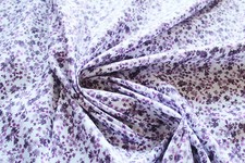 feiner Webstoff 4,00€/m²  weiß,lila, Streublümchen 160cm breit KA22