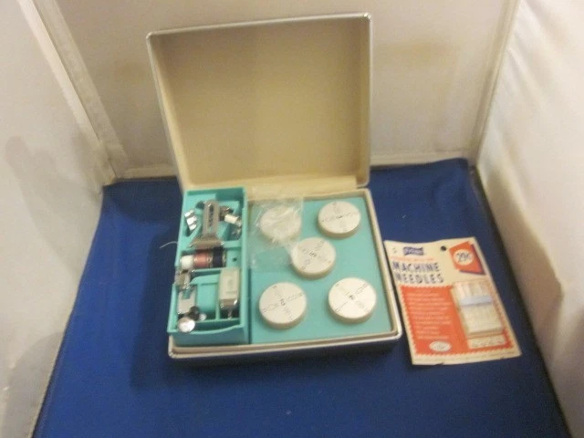 Montgomery Ward Signature Sewing Machine Cams and Accessory Presser Feet NEEDLES - Image 2 of 4