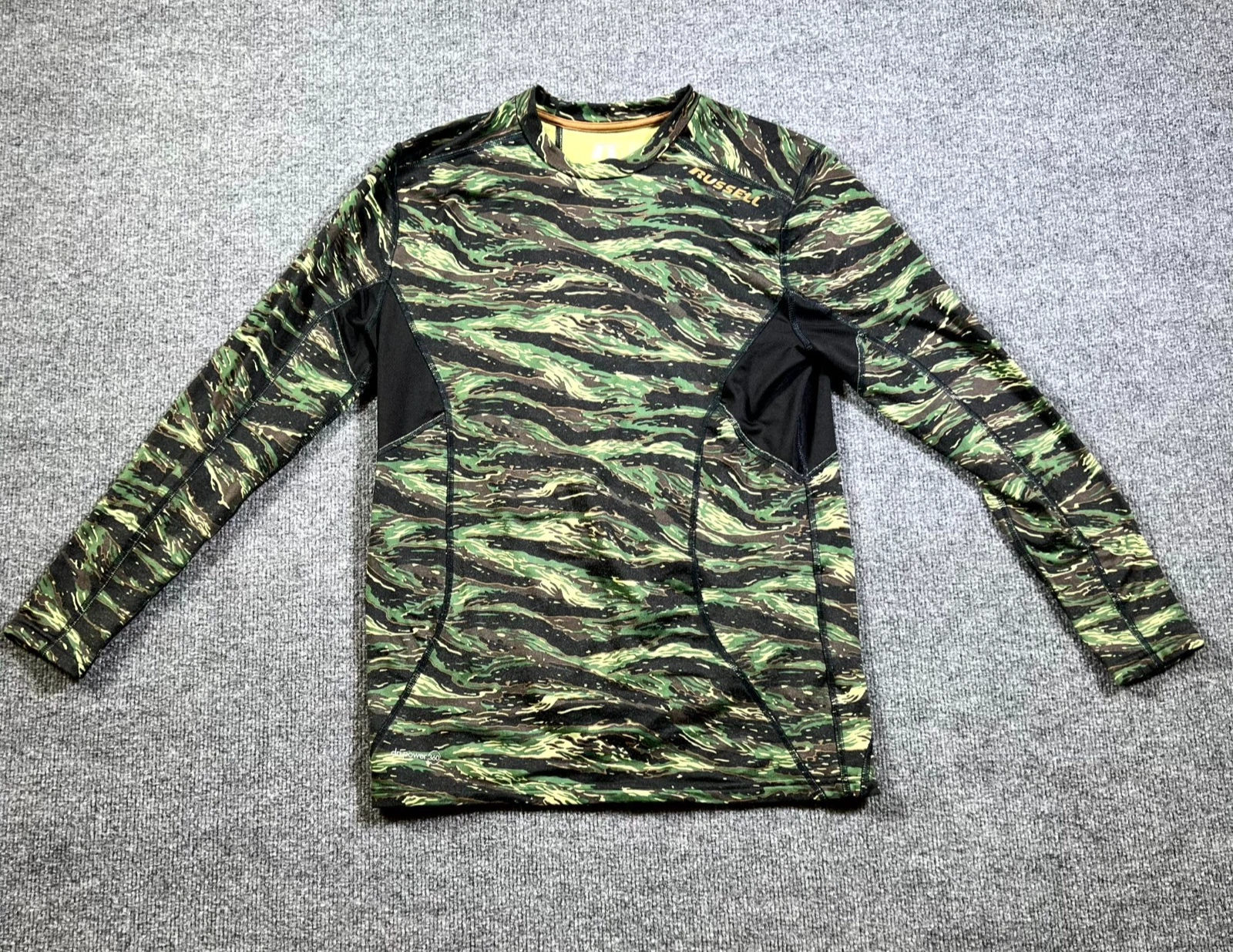 Russell Intellifresh Warm Base Layer Top Mens Medium Green Camo Hunting Gear
Opens in a new window o