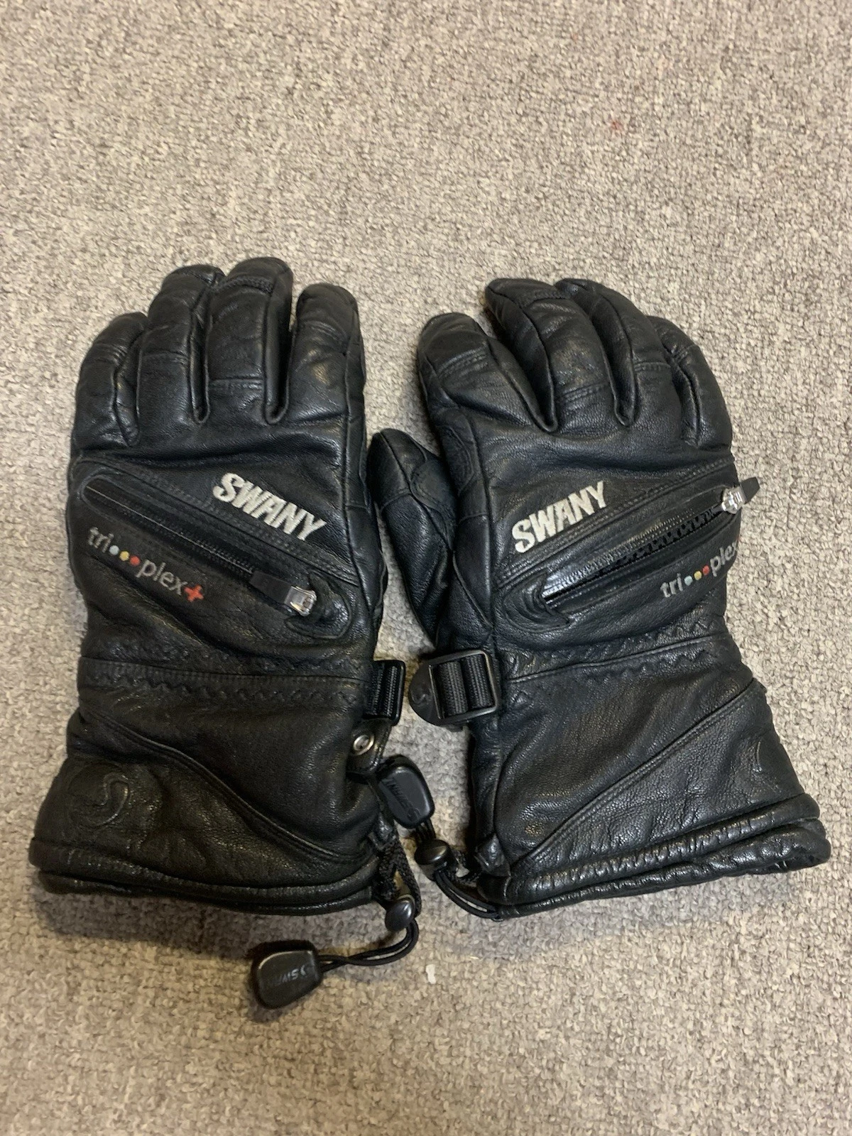 Men’s Large Swamy Black Leather Ski Snow Winter Gloves
Opens in a new window or tab