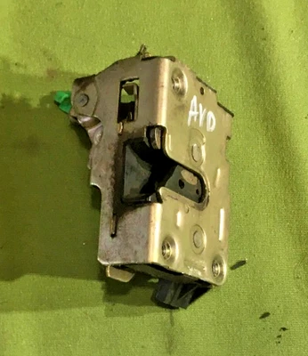 Serrure Avant Droite / RENAULT EXPRESS phase 1 - Photo 1/4
