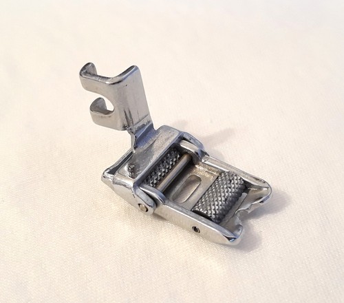 All Metal Roller Foot for Singer 221 Featherweight Sewing Machine 66 99 15 201