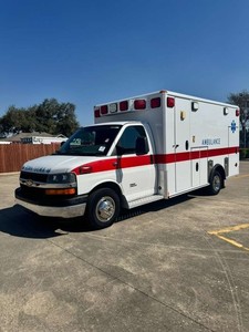 2015 Chevy Exp G4500 6.6L V8 Diesel Type I Ambulance (UNIT #1662) W/EQUIPMENT