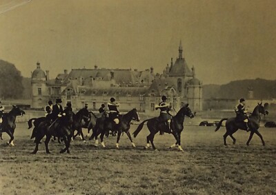 CPA Fontainebleau -77-En forêt chasse à courre - Piqueurs et chiens