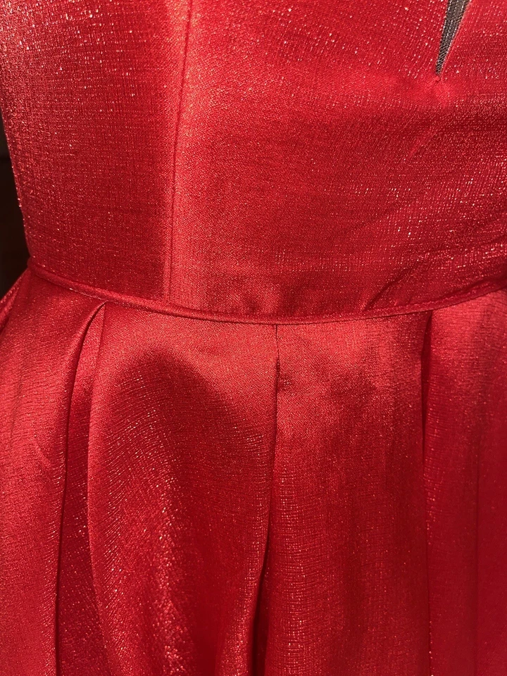 短袖连身裙 — 第 2/4 张图片