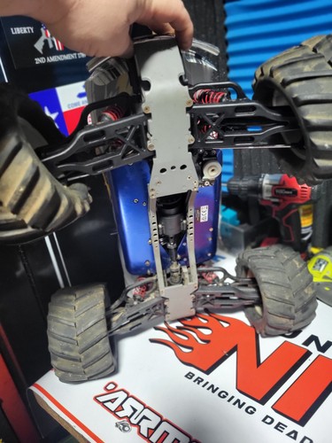 Traxxas Tmaxx 2.5 With Super Charger Runs Cool Project Truck - Picture 3 of 9